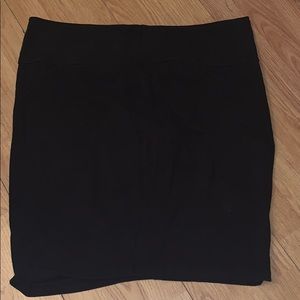 Black plus size stretchy skirt